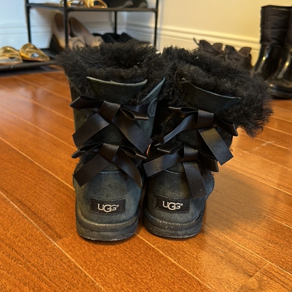 UGG Kid's Bailey Bow II Boot - Picture 6 of 8